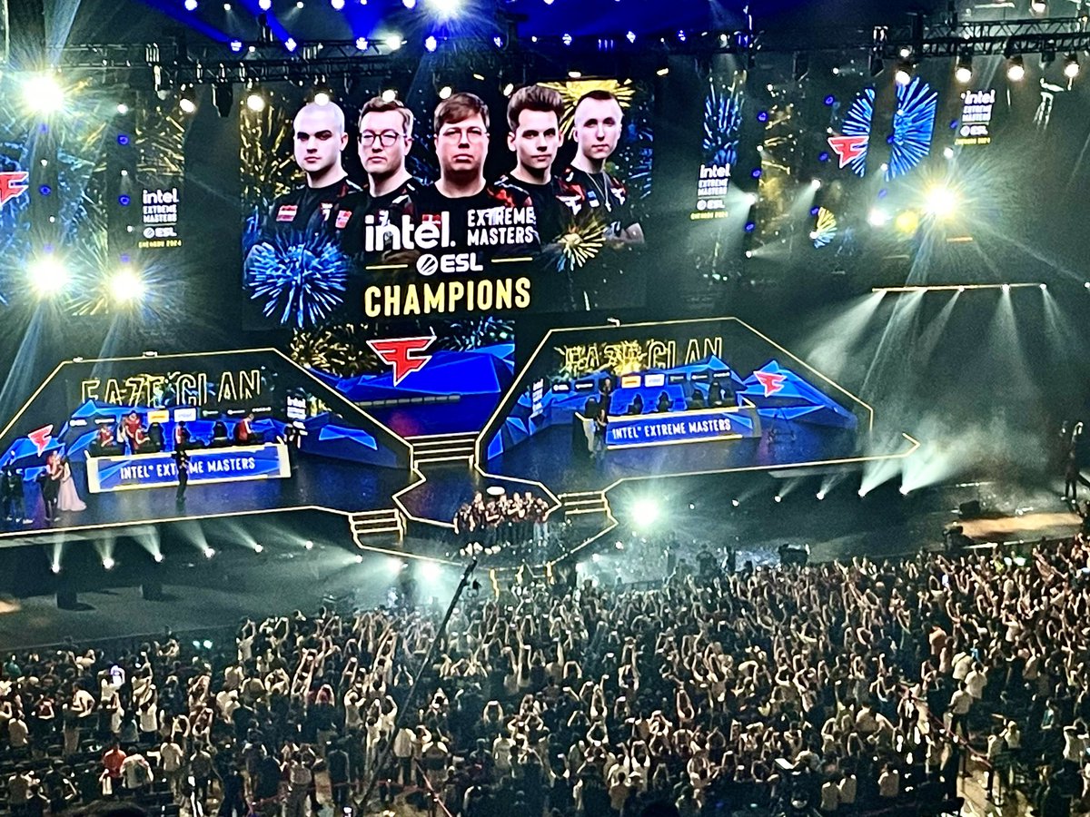 MaxLightson's tweet photo. @karriganCSGO the goat IGL #IEM https://t.co/MhPfo8tyef