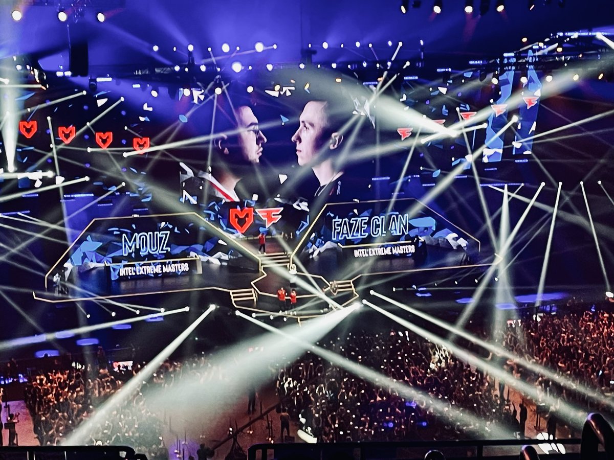 MaxLightson's tweet photo. @karriganCSGO the goat IGL #IEM https://t.co/MhPfo8tyef