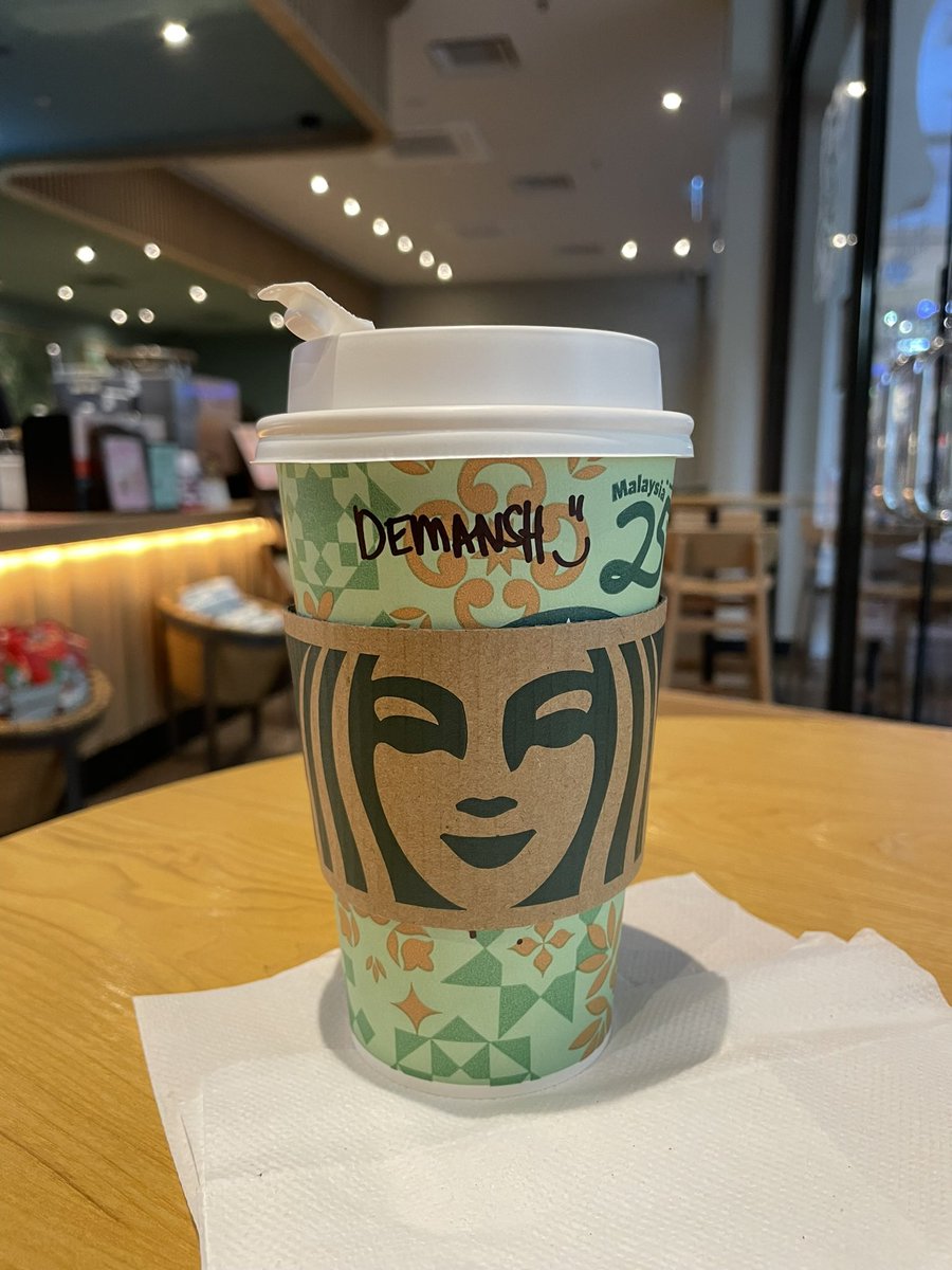 Dennis_CCB's tweet photo. I don’t even know how to pronounce my own name. #Starbucks #setabak https://t.co/9OF2UTgUtU