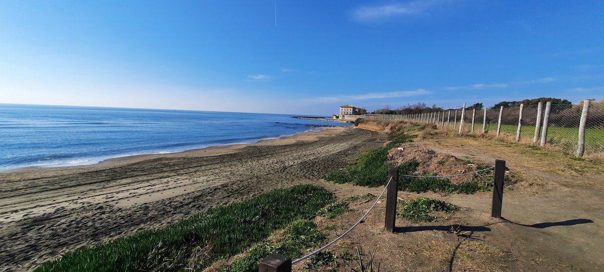 Il mare è più bella terapia che la natura ci ha dato per stare bene. Buona domenica #VentagliDiParole