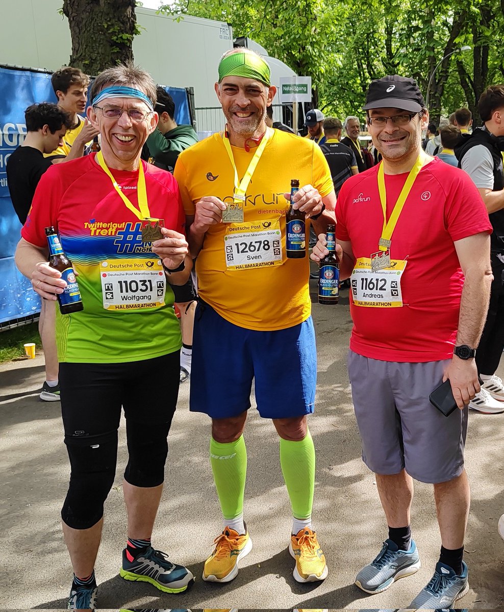 EhmkeWolf's tweet photo. Post - Halbmarathon in Bonn. Immer wieder schön auch wenn es mein langsamster war. Aber mach der Lauf-Pause bin ich sehr zufrieden. Der 5km Parkrun in der Rheinaue hat das schöne Wochenende abgerundet. 
#nevernotrunning #halbmarathon https://t.co/rZcatsXEZO