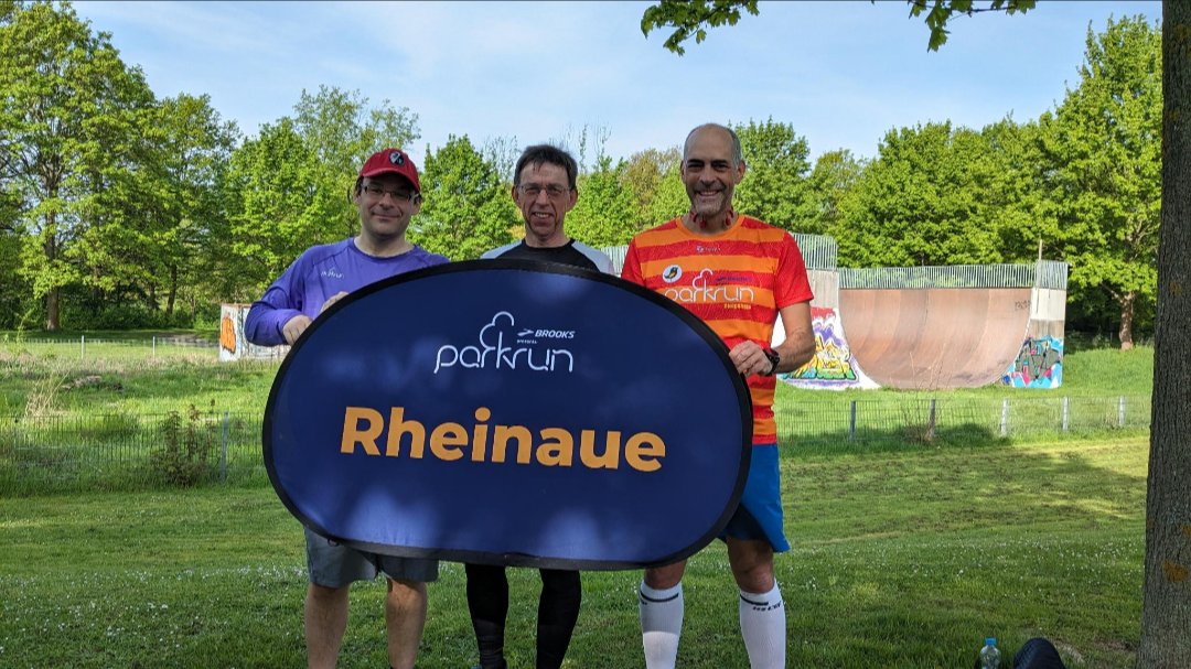 EhmkeWolf's tweet photo. Post - Halbmarathon in Bonn. Immer wieder schön auch wenn es mein langsamster war. Aber mach der Lauf-Pause bin ich sehr zufrieden. Der 5km Parkrun in der Rheinaue hat das schöne Wochenende abgerundet. 
#nevernotrunning #halbmarathon https://t.co/rZcatsXEZO
