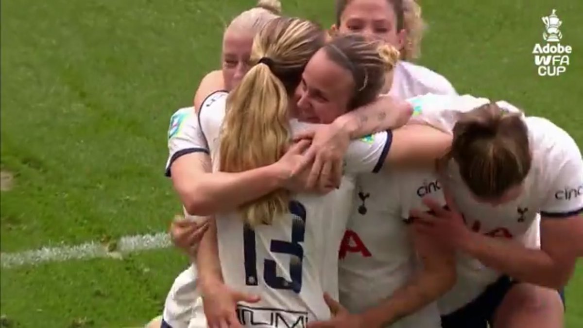 Wow! Huge congrats to our @SpursWomen We are going to the final🥹🤍