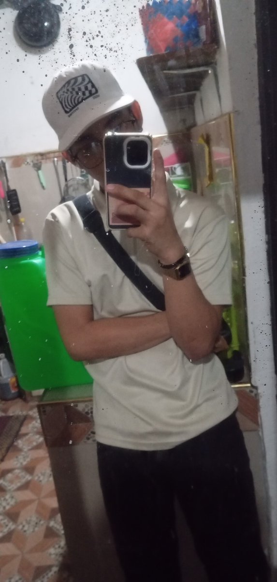 JosHaU2004's tweet photo. Wala lang umuwe ng alasingko ng umaga
#gimik https://t.co/qNOLn5XHdt