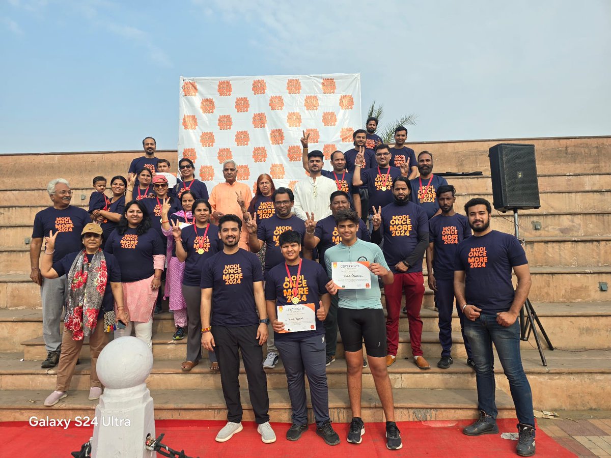 pragsrats's tweet photo. What a beautiful start to the day! This morning, @modioncemore Jaipur hosted a Walkathon from Statue Circle to Amar Jawan Jyoti, with the esteemed presence of @RakheeRathore_ (Parshad, ward 47, Civil Lines) and Shri BB Sharma ji, General Secretary of Rajasthan Chambers of Commerce. A heartfelt thank you to @mohits0310 for your unwavering support and dedication. I'm also deeply grateful to my parents for their tireless efforts as volunteers, contributing in countless ways. @BJP4Rajasthan @madhusharmabjp