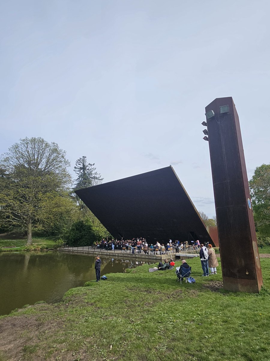 Summery big band mood at the iconic Crystal Palace Bowl today @CPParkTrust - so great seeing this unique space brought back to life #community #greenspace #wellbeing