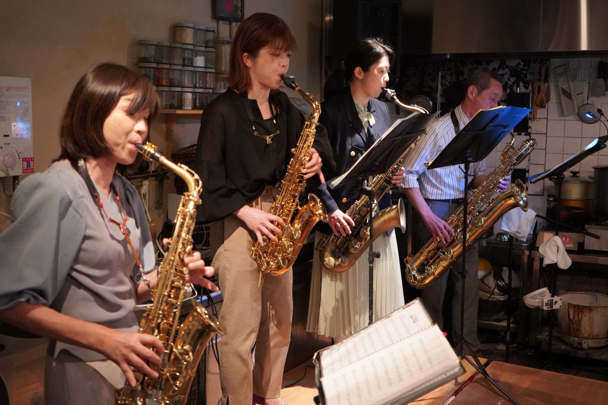 ikeon_bar's tweet photo. 【いけおん19】も無事に終了いたしました！

今回もたくさんのお客さまと一緒に盛り上がる事ができました🎉

次の【いけおん20】は今秋を予定しています💁‍♀️

お楽しみにぃ〜🙋‍♀️🙋‍♀️🙋‍♀️ https://t.co/Rn8FYn2wZa