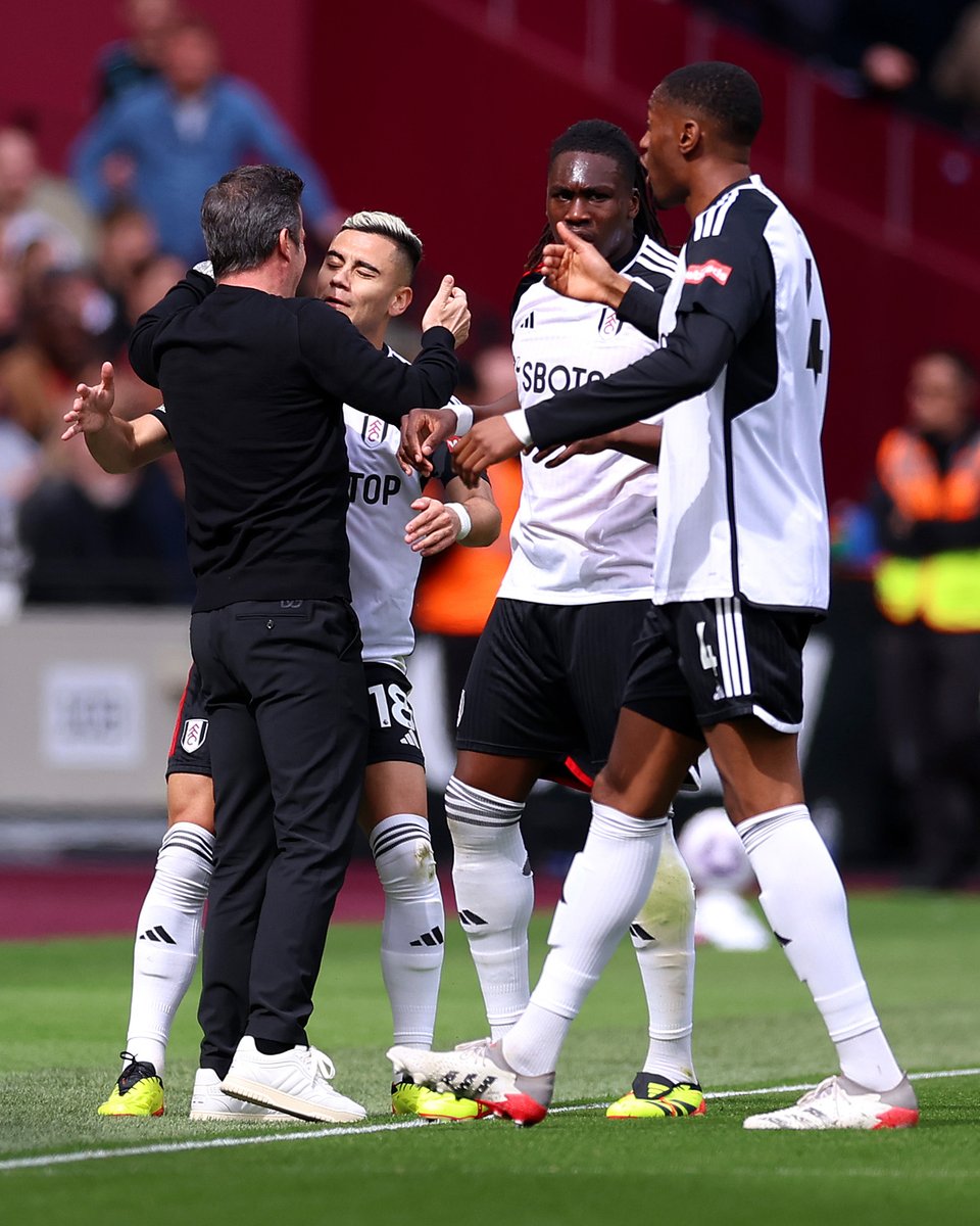 premierleague's tweet photo. We've hit the halfway point in these two matches...

Liverpool 0-1 Crystal Palace
West Ham 0-1 Fulham

What will the second halves bring? 🤔 https://t.co/yeAurLlpoJ