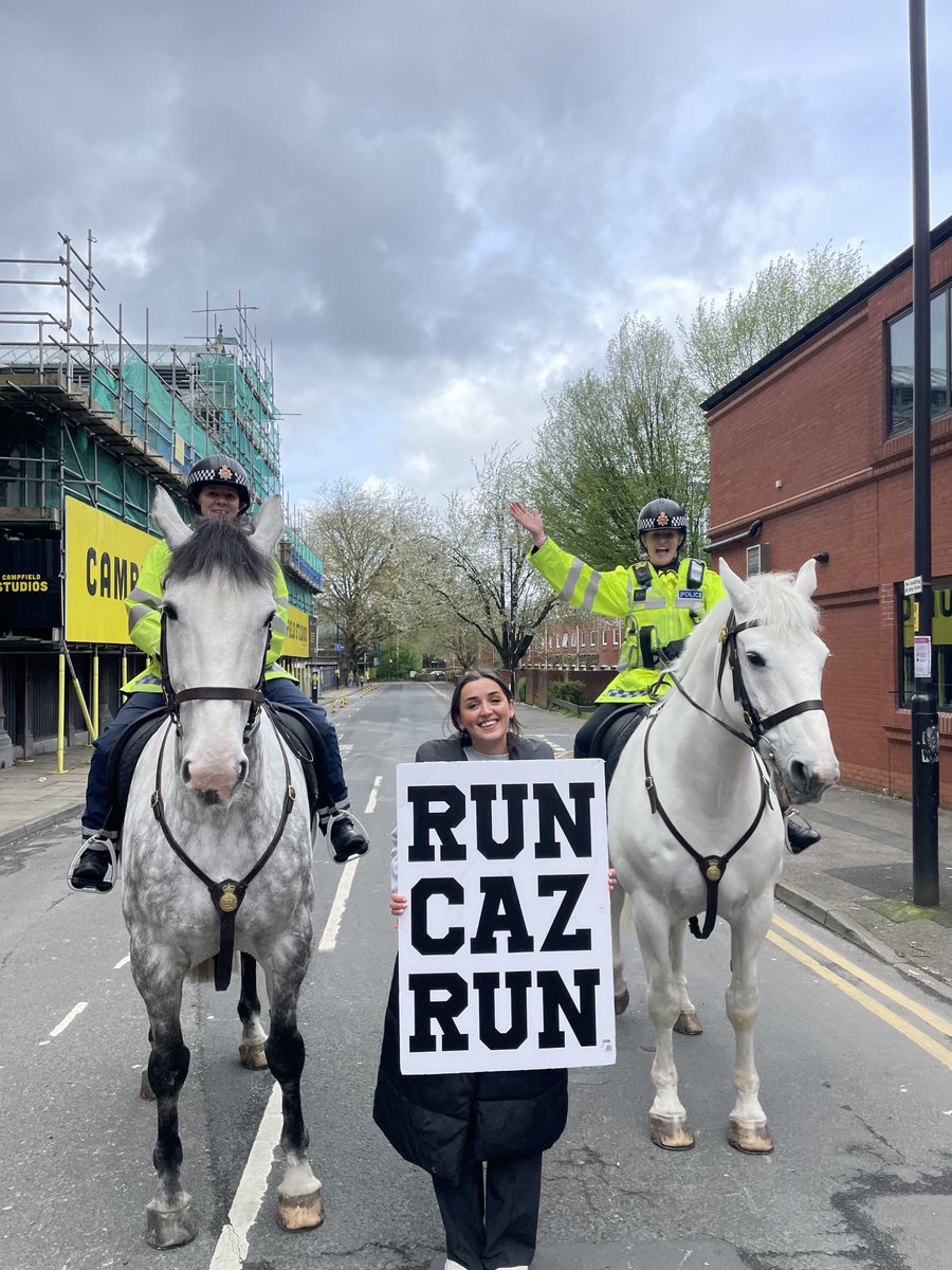 It’s been Manchester marathon today, our horses have enjoyed cheering on the runners 🏃🏃‍♀️🥇well done to everyone taking part.#sundayrunday#marathonrunners#gmpmountedunit
