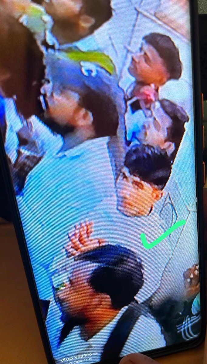 NarangSaini's tweet photo. @DelhiPolice @CPDelhi @DCPSEastDelhi 
My name is Akash Sharma and yesterday on 13th April at 1.30 pm my IPhone 14 was stolen by a thief in Kalkaji temple. The thief has been caught and my FIR 80038344 has also been registered but police is not cooperating at all. Please help me. https://t.co/Yj56hOcEgQ