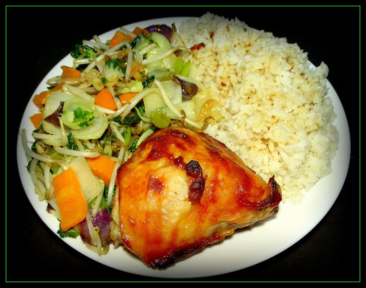 Asian Barbecue Chicken with Baby Bok Choy, Bean Sprouts & Bell Peppers #dinerinmymind #homecooking #food #cookingathome #asianfood #asianbarbecue #chicken #bokchoy #beansprouts #bellpeppers #jasminrice #rice