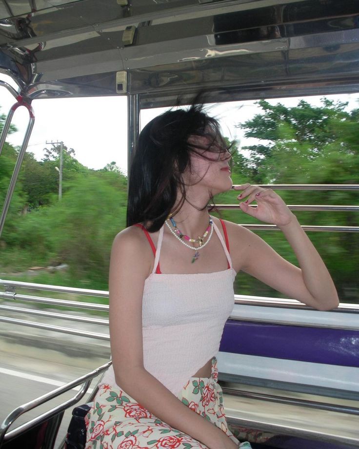 wensdayinfeb's tweet photo. ช่วยแนะนำชุดไปทะเลประมาณนิหน่อยคับ สดใส ๆ ซัมเม้อ ๆ เสื้อผ้า หมวก รองเท้า เครื่องประดับ ได้หมดเลยค่ะ 🪼🌀🌺 https://t.co/Q0M9n1o22W