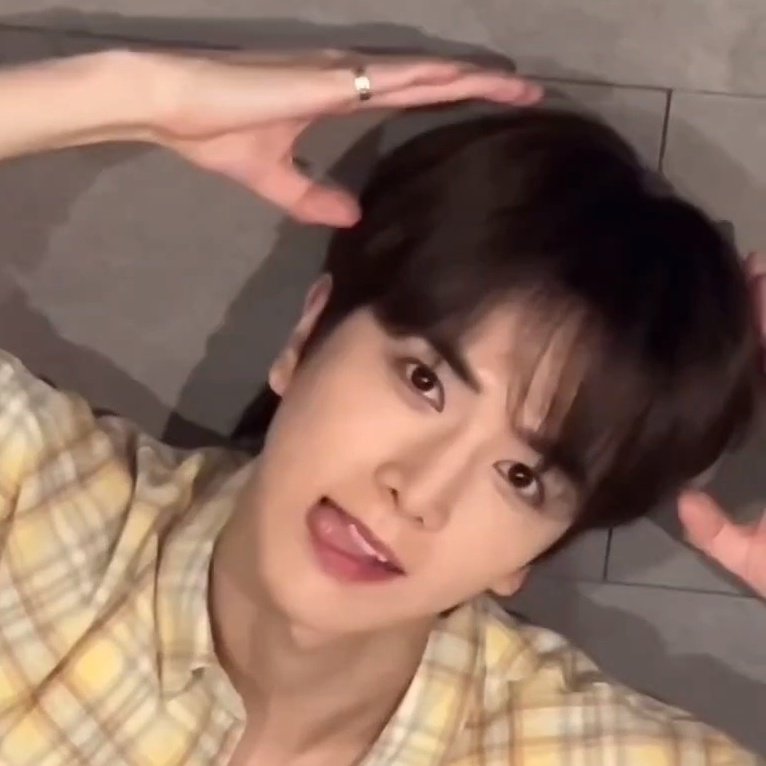 romantics tweet media