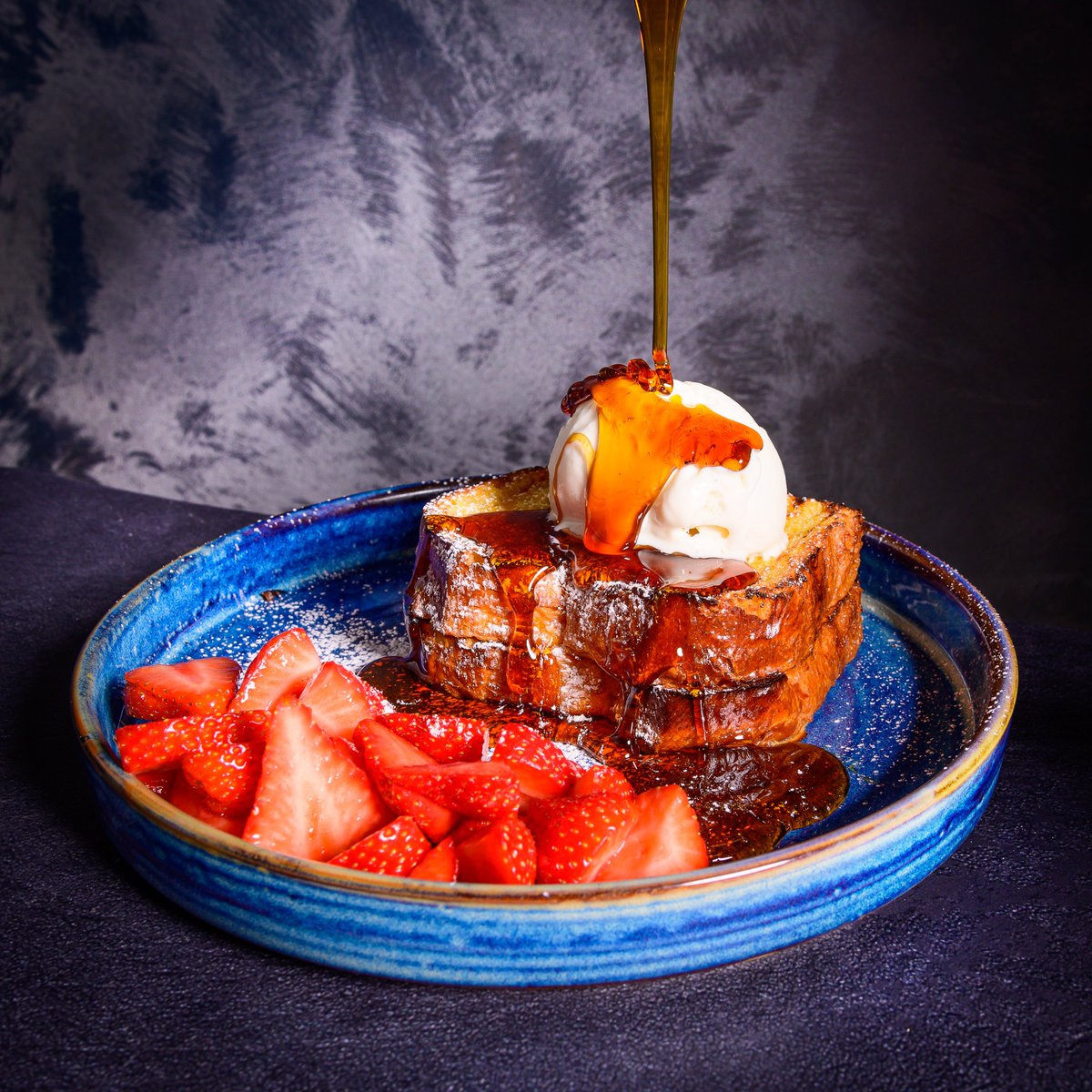 Start your day with a touch of sweetness! 🥞✨ Join us at Urban Chocolatier as we unveil our tantalising Maple French Toast, a perfect blend of fluffy toast, rich maple syrup, and a sprinkle of magic. #UrbanChocolatier #MapleFrenchToast #BreakfastDelight #SweetStart #LondonFoodie