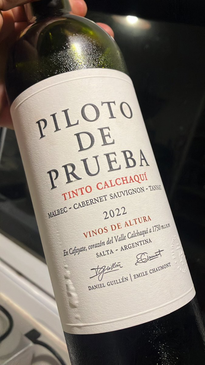 Ayer probamos la nueva añada del etiqueta blanca de @PilotoWines Solo decir que aplauden pulpos