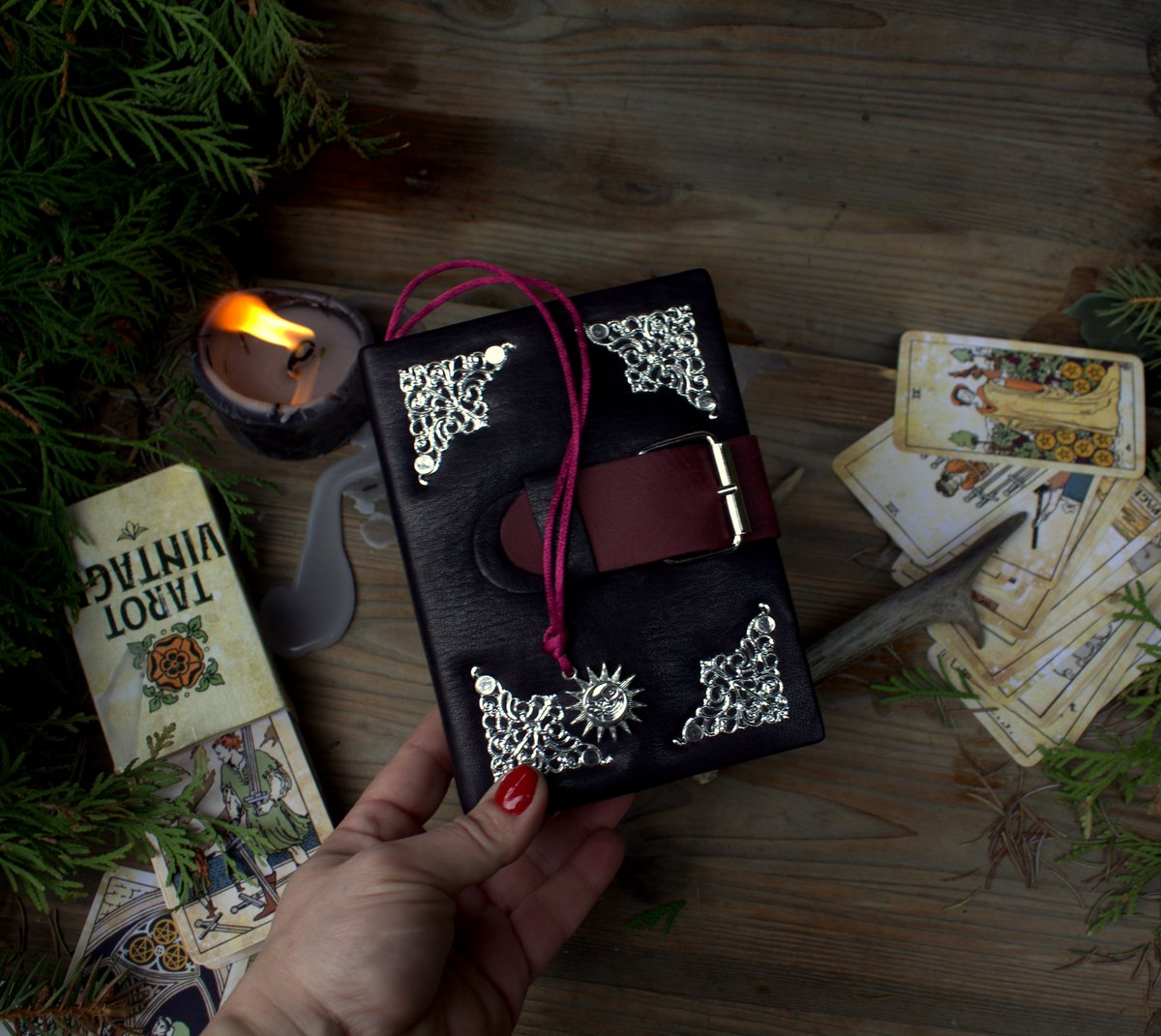 MemoryKeeper9's tweet image. memorykeeper.store/products/pract… 
Thick locking journal -The perfect w.i.t.c.h. handwritten diary journal handmade vintage for those magic vibes you&apos;re crazy about.