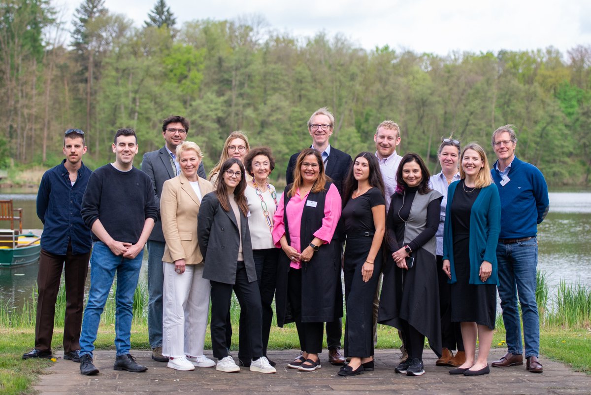 AspenGermany's tweet image. Our #LeadershipSeminar #PhilosophyandPractice has come to an end! Over the last few days, participants engaged in intensive discussions about their leadership mindsets. Thank you to our moderators, Carol Gluck and @RuthGirardet, and to our participants, for this amazing weekend!