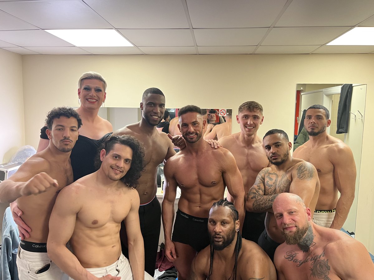 No better team anywhere - shutting down cities wherever we go #ukpleasureboys @PleasureBoysOF @Blackmagicmodel @StripperJayy @Ajstripper45 @dom0nate @bignateof @benp9626