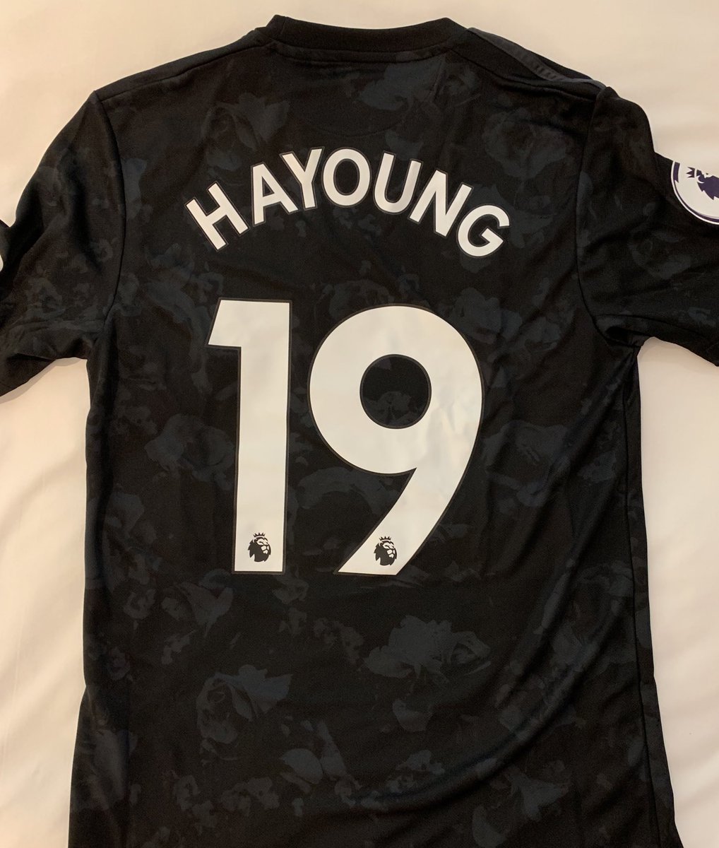 OMG❣️ Hayoung wore the customised jersey I gifted her in her previous solo Fansign🩷

#에이핑크 #Apink
#오하영 #OhHayoung #하영 #Hayoung