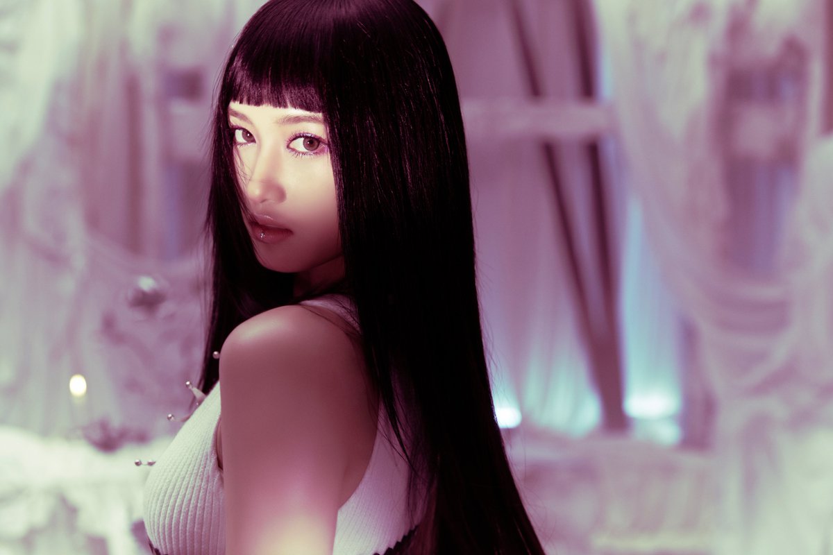 IVE
THE 2nd EP
< 𝐈𝐕𝐄 𝐒𝐖𝐈𝐓𝐂𝐇 >

CONCEPT PHOTO
'LEESEO'

ALBUM RELEASE
2024.04.29 MON 6PM (KST)

#IVE #아이브
#2ndEP #IVE_SWITCH