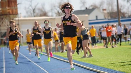 Huskies T&F Show out at Mustang Distance Carnival & Open 📝: michigantechhuskies.com/sports/track/2… #FollowTheHuskies