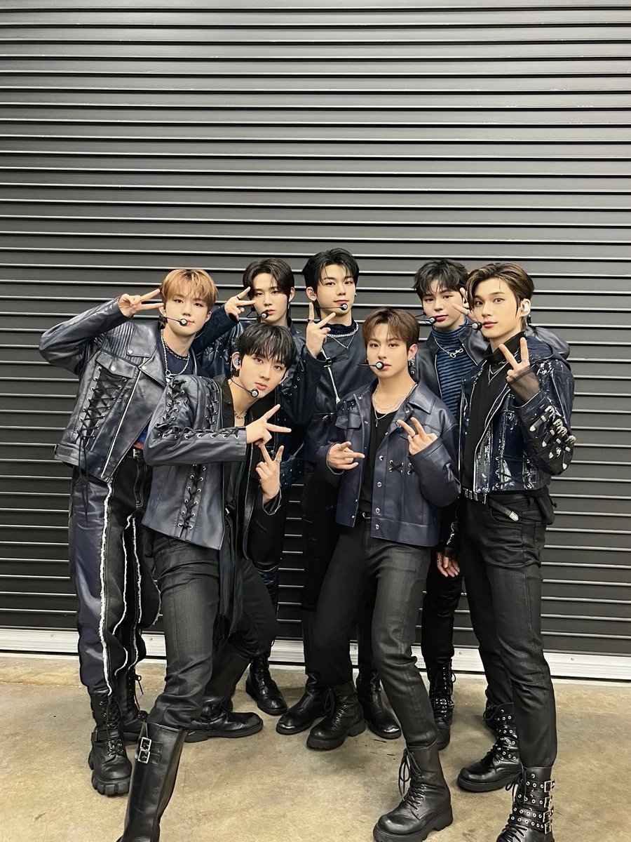 EVNNE_official's tweet photo. [📸] 240414
TV Asahi 개국 65주년 기념 #ThePerformance

오늘도 이븐이들 퍼포먼스를  볼 수 있어 완벽하고 좋은 하루였다 🔥   #EVNNE #이븐 #TPM https://t.co/hzaraZnLud