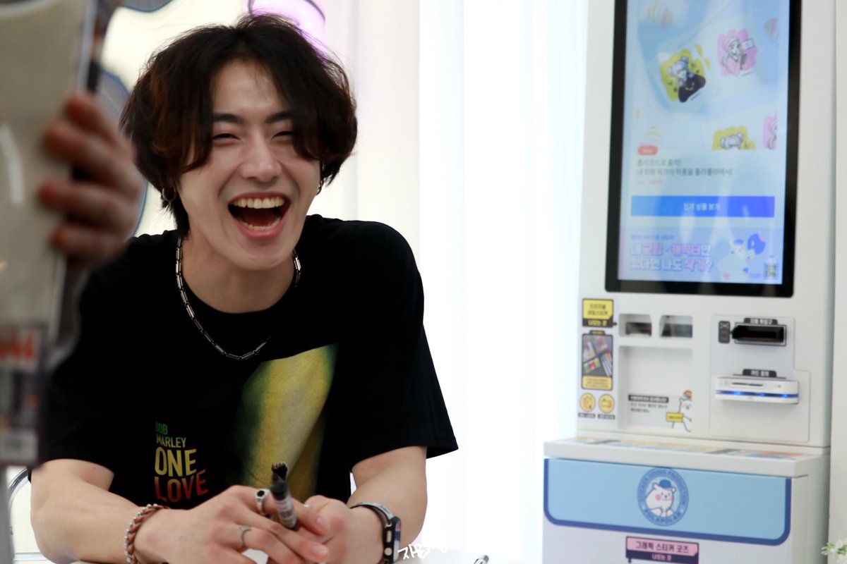BrazilBlockB's tweet photo. Jaehyo e U-Kwon sendo os mais lindos do universo 🥺 Amamos tanto que dói 🐝💛🖤

cr: BB_kkng https://t.co/YSsLsBGy1n