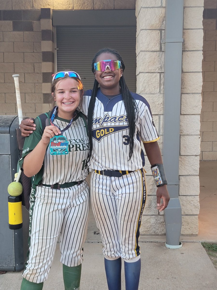 Naomi Rex 2027 (RHP/UTL) tweet media