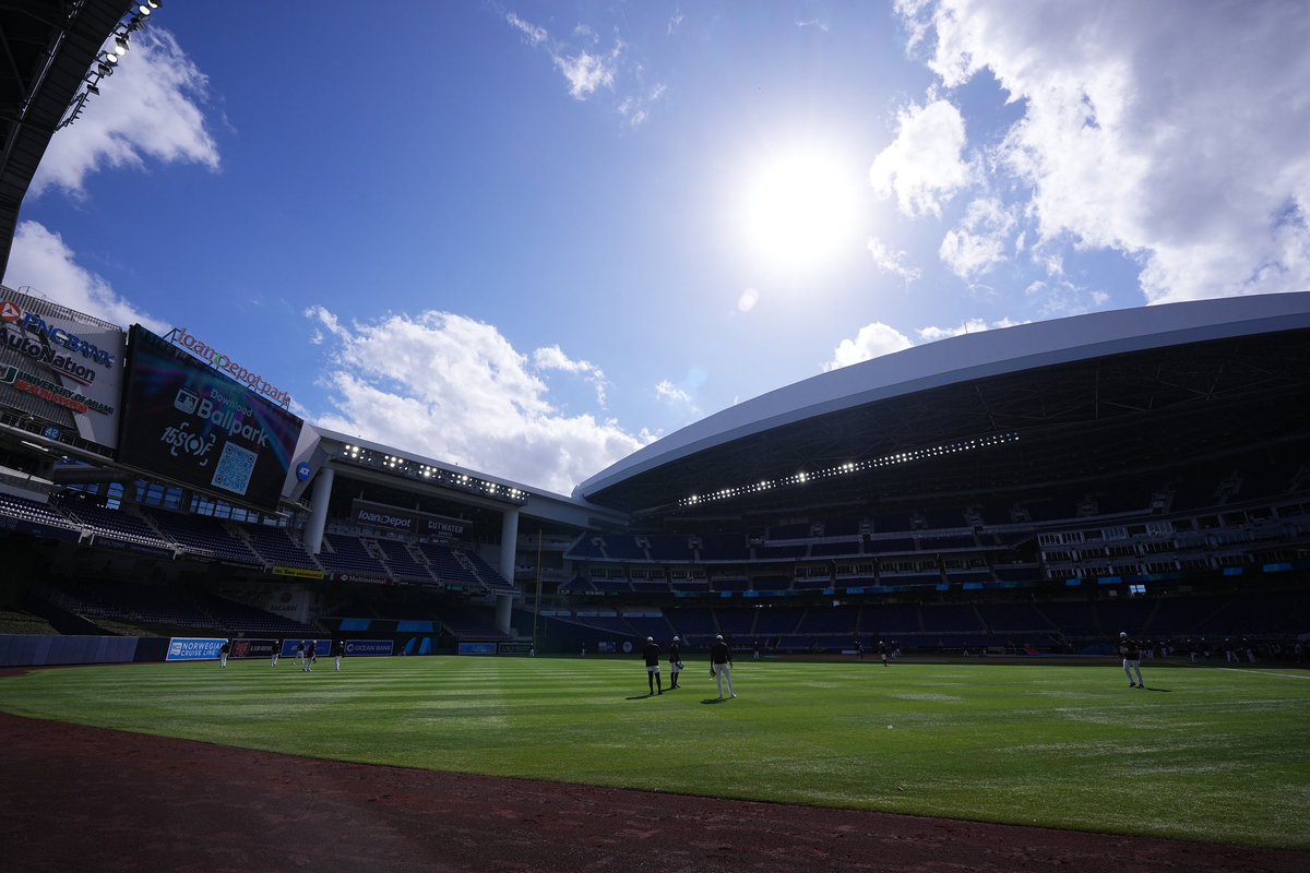 POV: you’re at the ballpark today. ☀️😍 Roof OPEN (marlins.com/tix)