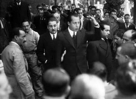 "Los hombres del 14 de abril tienen en la Historia la responsabilidad terrible de haber defraudado otra vez la revolución  española. Los hombres del 14 de abril no hicieron lo que el 14 de abril prometía..."
José Antonio Primo de Rivera.