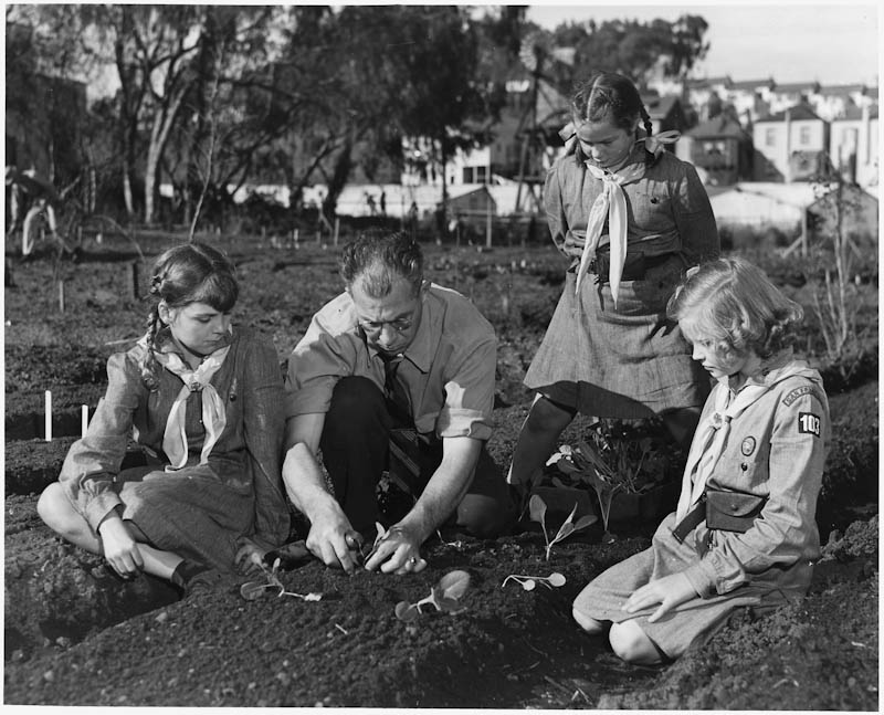 Did you know that planting a vegetable garden can be a meaningful way to contribute to a greater cause? During World Wars I and II, citizens were encouraged to plant victory gardens as part of the war effort to send food overseas to troops. #NationalGardeningDay @FDRLibrary