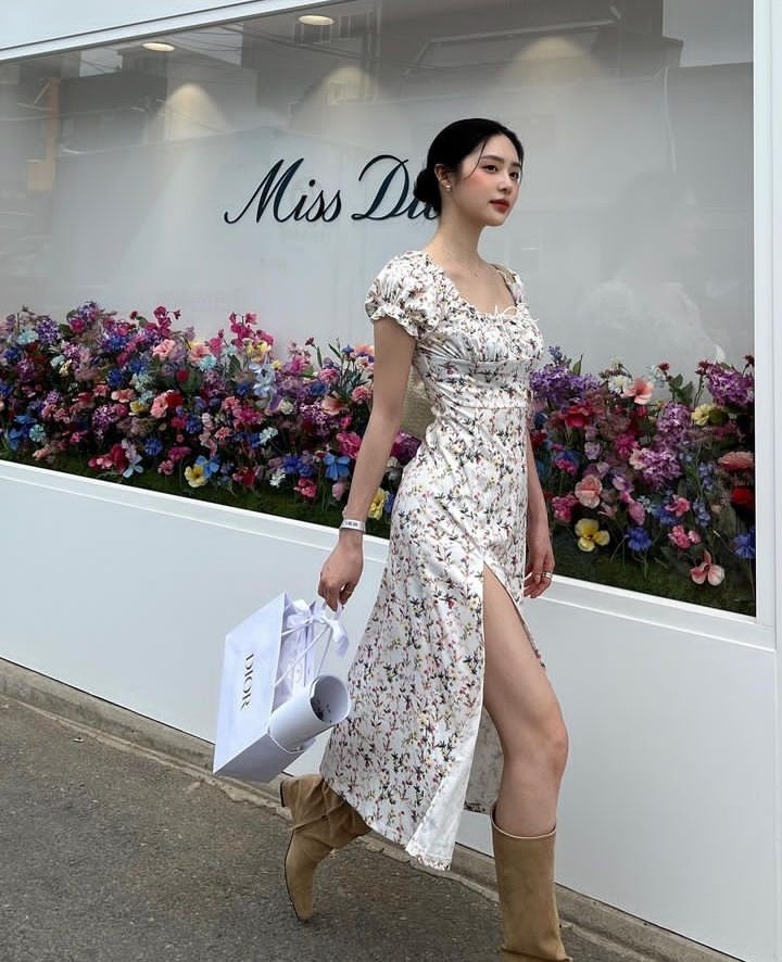 ㅤ

After months of locking myself in I'm finally stepping out fr. I'm so excited for #MSFair and collect stickers.
THIS ALREADY FEELS SO PREETY  !
ㅤ