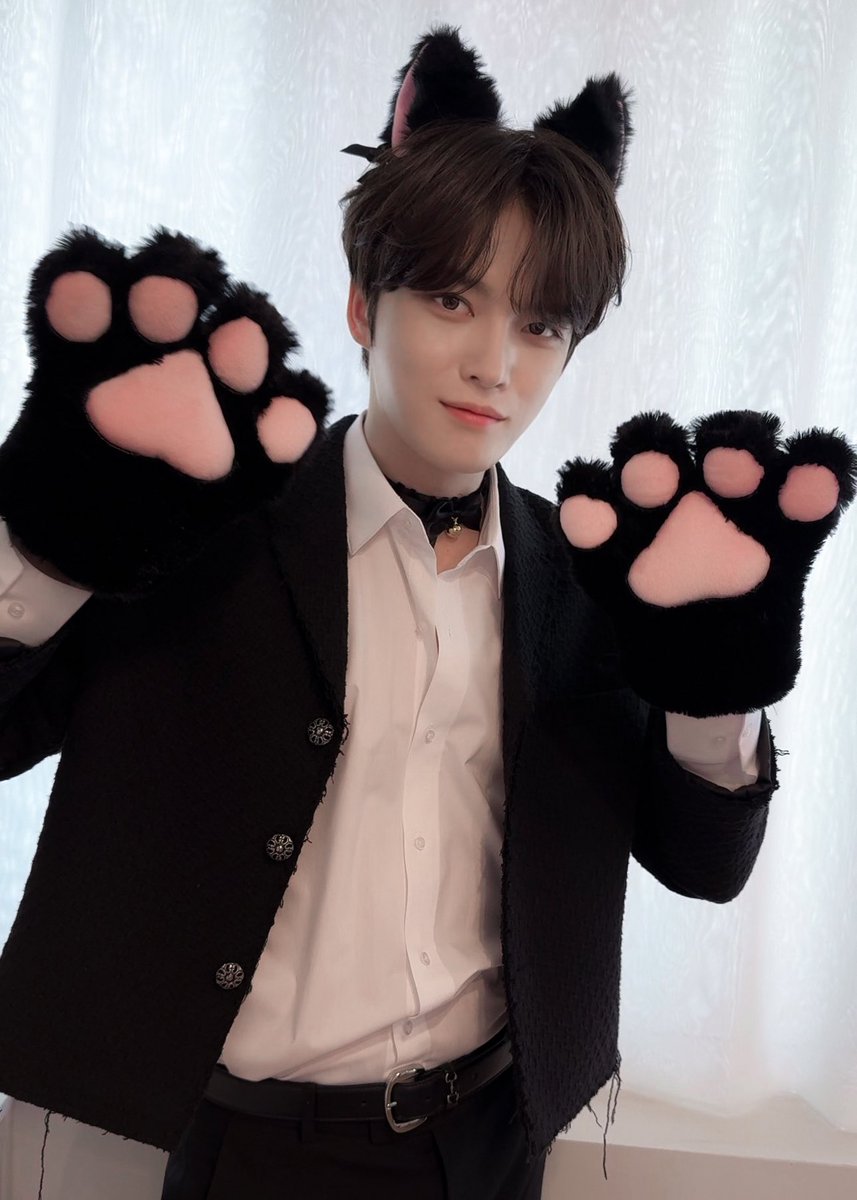 snowiris0601's tweet photo. 블랙데이까지 챙겨주는 사람이 어딨낭 솔로는 행복하쟈네 ٩(ˊᗜˋ*)و 
#앗_전설의_블랙재쥬냥이_나타났다 #블랙데이에_등장한_전설의블랙재쥬냥 https://t.co/xn95hUDI3Z