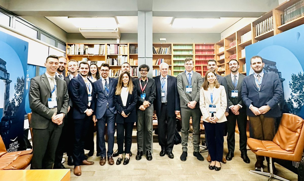 Met the 13 bright young candidates of the Hellenic Diplomatic Academy (@GRDiplAcademy). Great hearing their thoughts on future of diplomacy, Indo-Greek ties and the world that we live in. Enlightening/ encouraging @GreeceMFA @DelphiEconForum @orfonline #India #Greece #diplomacy
