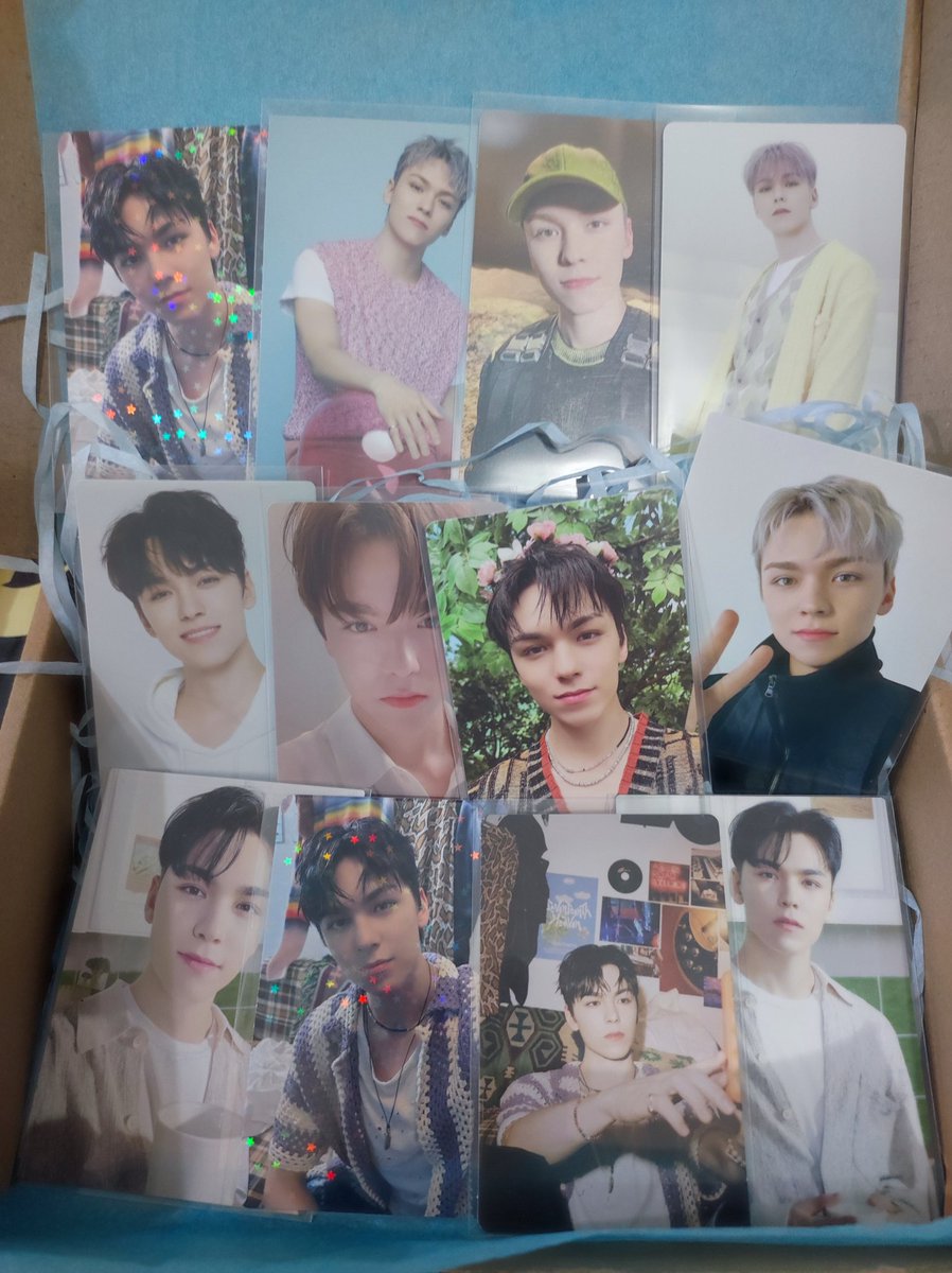 bestfriendbonon's tweet photo. Sabi ko I'll unbox tomorrow kaso di ko na napigilan sarili ko 🫨 THANK YOU SO MUCH, @wzdkvn17 !! Uwing uwi si pogi sa akin 😭 Whole Meralc0 in one box pati the freebies! Very honored to finally have your artworks, bb!! Thank you so much 🤍✨ more budols pa hehe #_zaaackyproof https://t.co/QGmjskdsVU
