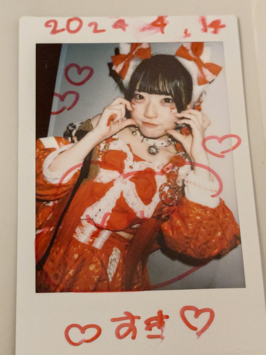 ueyan48's tweet photo. #panicMonster in Wonderland
#パニモン
#品川グランドホール
パニモンの1、5周年のワンマンライブでした！
大きな会場で1時間半あっとゆう間で楽しかった♡楽曲が楽しいしそれに合わせたパフォーマンスも楽しいんだよね！パニモン！
S席20Kだけどメンバー7人のファストパスチェキ券付いてるからお得？
タネちゃんとメルモちゃんのは交換して貰ってファストパス2枚づつに後追加したチェキ券タネちゃんの2枚新幹線の時間で使えなかった涙！
隣の人に対バン3回しか見た事ないんです！言うたら、それでSチケ！言われたけどww
メルモちゃんがフリに合ってるレス4発くれてそれだけで大満足だったからSチケ元取った以上の値打ちあった！
パニモン最高👍