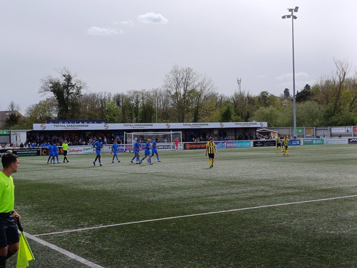 Uli Fischer gives Croydon the lead! 

The Trams have started each half on fire 🔥

Erith Town 1-2 Croydon 

##KentSeniorTrophy 🏆