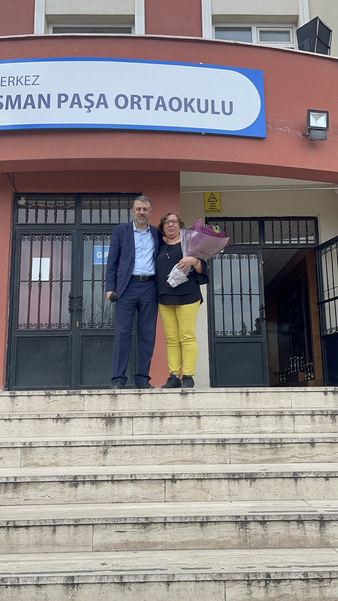 edirnegop's tweet photo. Matematik Öğretmenimiz Nevriye Kiracı emeklilik sebebiyle bizlere veda etti.

Gazi Osman Paşa Ortaokulu ailesi olarak Nevriye öğretmenimize “Merhaba!” dediği bu yeni hayatında başarı, sağlık ve mutluluklar diliyoruz.
@Edirne_MEM 
@Dr_Onderarpaci https://t.co/HIwQL6GsJK