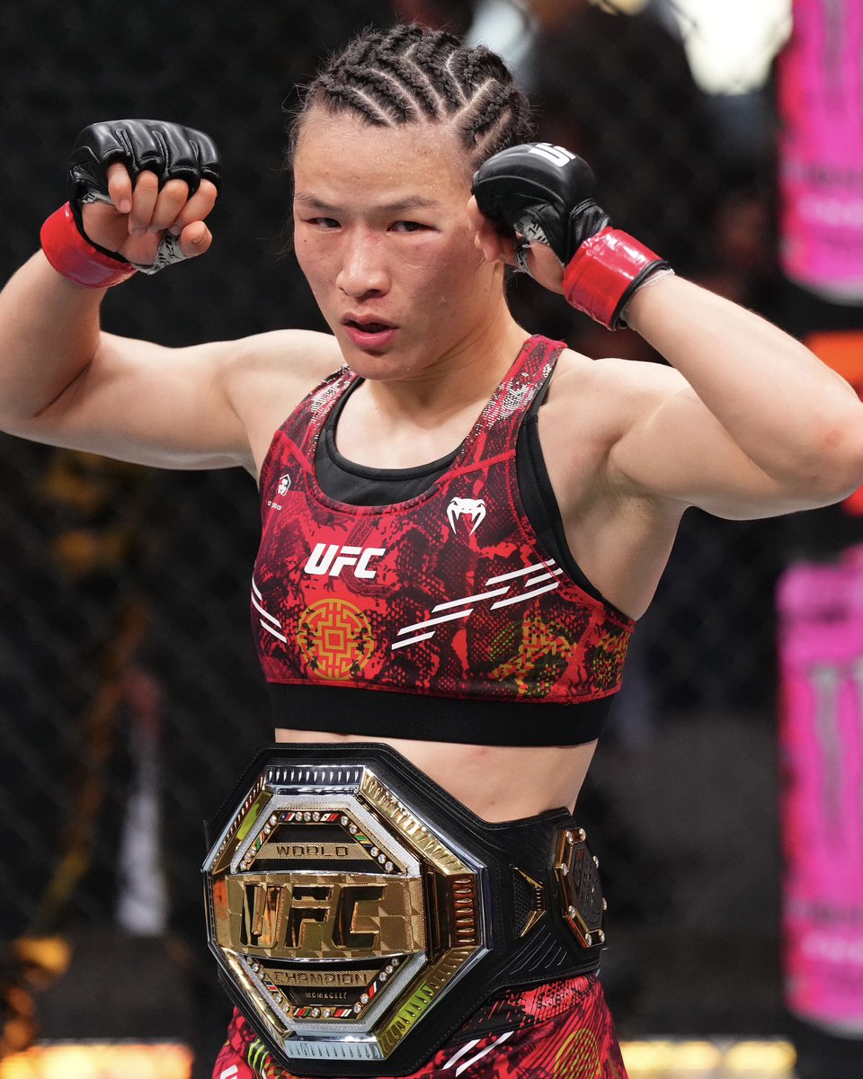 #UFC300 was a night to remember 😤🏆 @UFC

<a href="/AlexPereiraUFC/">Alex "Poatan" Pereira</a> remains the LHW champion of the world with his first-round KO over Jamahal Hill, while <a href="/MmaWeili/">Weili Zhang MMA</a> stays at the top of the strawweight division by UD.