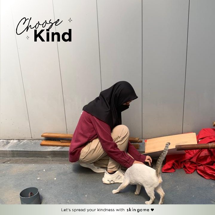 asmaanadia02's tweet photo. Salah satu langkah kecil yang aku lakukan adalah street feeding. Sebagai pecinta kucing, aku suka memberi makan kucing liar. Semoga langkah kecil ini dapat memberikan manfaat.

Hi @skingameofficial, here's how i #ChooseKIND and I'm ready to be part of @skingamewarrior! https://t.co/TZMISQZHzA