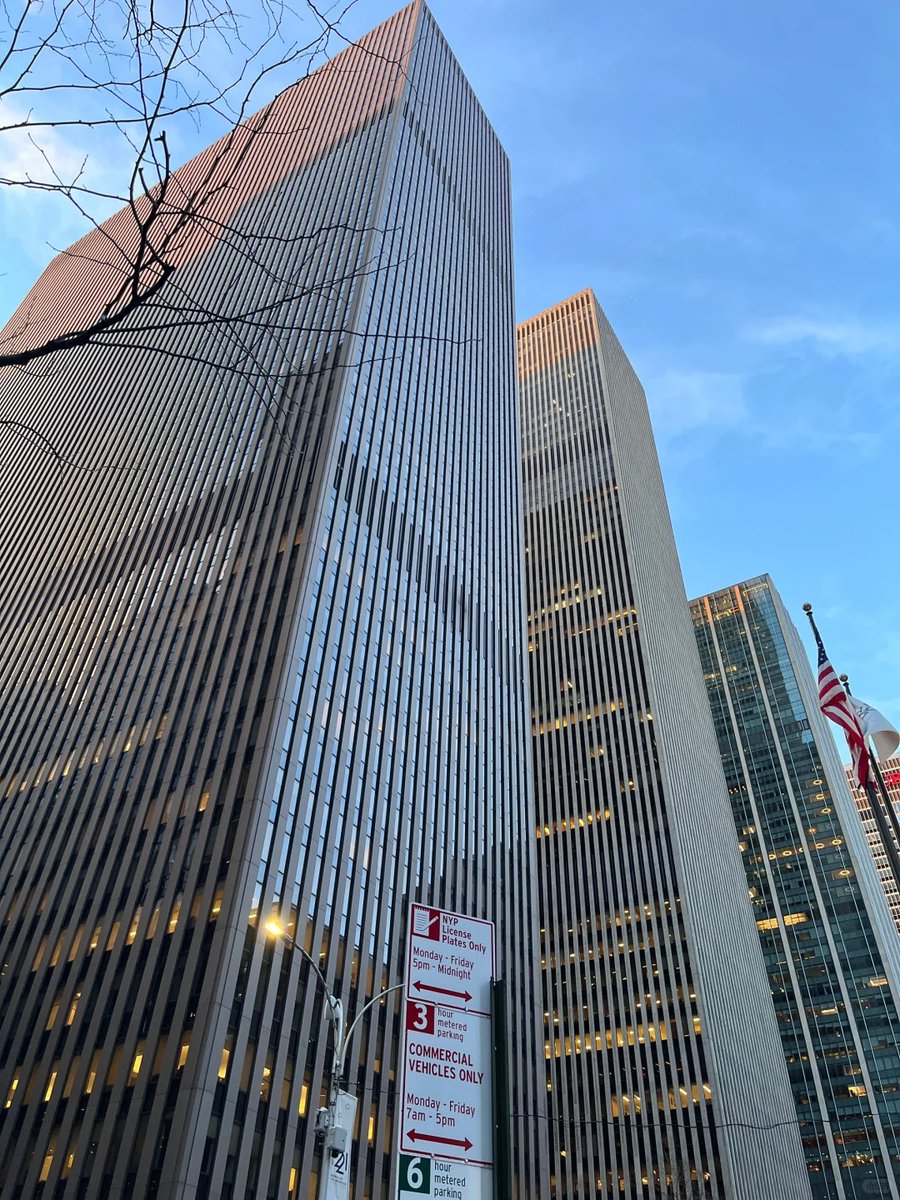 Richcscarrell's tweet image. When the weather is good, it’s very bright
#manhattan