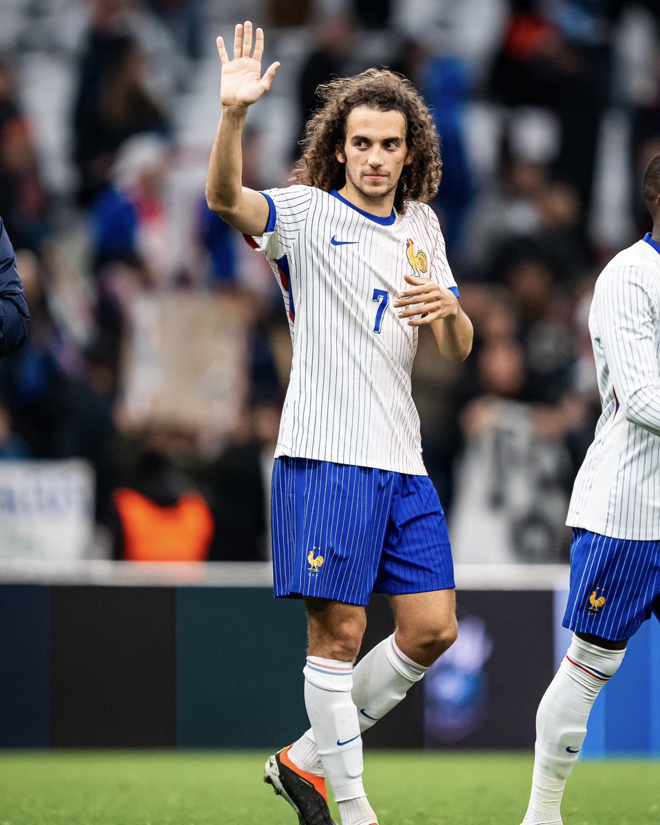 𝑯𝑨𝑷𝑷𝒀 𝑩𝑰𝑹𝑻𝑯𝑫𝑨𝒀 @MatteoGuendouzi! 🥳

#FiersdetreBleus