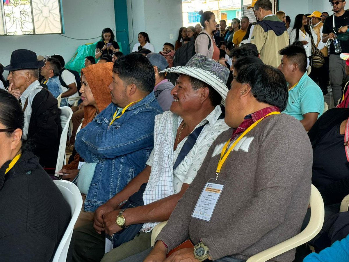 MinEnergiaCo's tweet image. ¡Gracias Nariño!

Más de  1.100 personas nos acompañaron en la #CumbreMinera en la cordillera y pie de monte nariñense, en el municipio de Santacruz. 

Nos reunimos con la  comunidad, pequeños mineros, mineros artesanales,  representes indígenas y población campesina, para