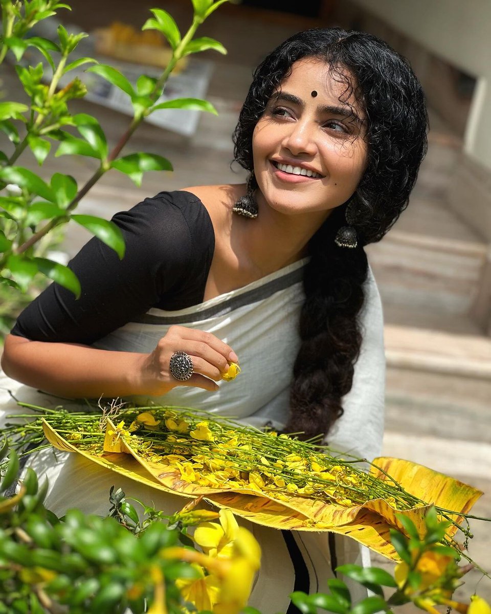 #AnupamaParameswaran 💕