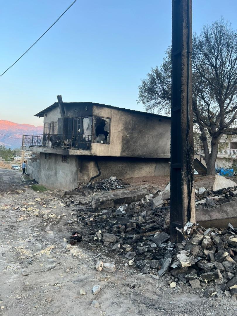 BabakTaghvaee1's tweet photo. #BREAKING: More destruction has occured in #Iran rather #Israel as a result of the ballistic missile strike of the #IRGC last night. First stage of a medium-range ballistic missile crashed at a school in Kuhmaresorhijski near #Shiraz last night. The #IRGCASF recklessly launched its MRBMs from its base near rural areas without paying attention to the fact that their first stages can fall over villages and towns.