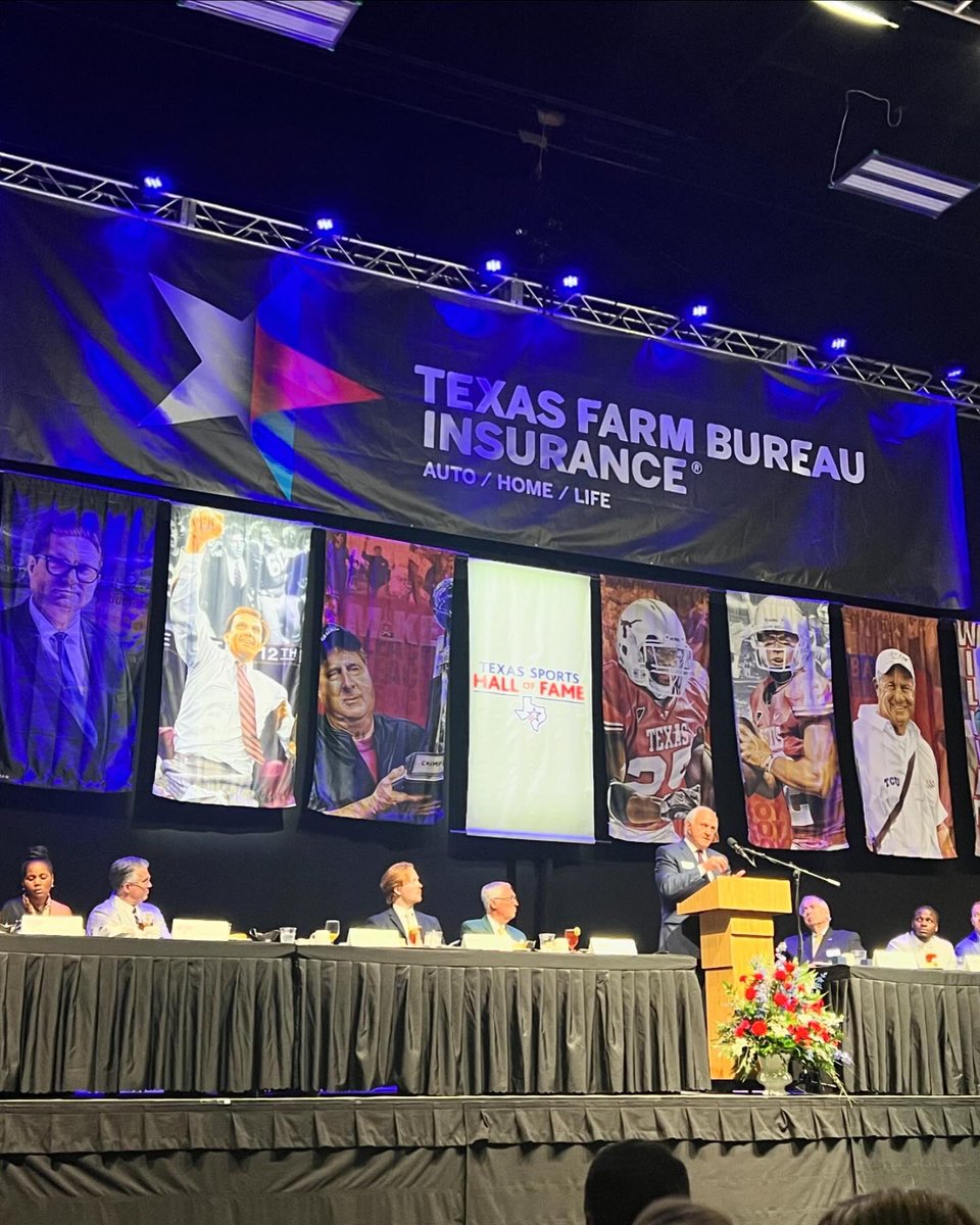 RichmondWebb's tweet image. #Aggies were attendance for Coach Jackie Sherrill’s induction into the Texas Sports Hall of Fame. Great seeing my coaches and teammates. Congratulations to all the inductees. #TSHOF #GigEm👍🏾