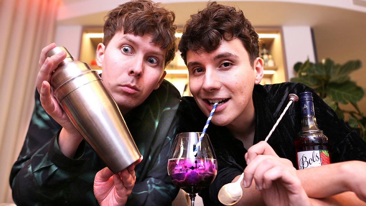AmazingPhil's tweet photo. Phantasy Mocktails with Daniel and Philippe https://t.co/gU7z9JbQtx https://t.co/5DUSDV8LbP