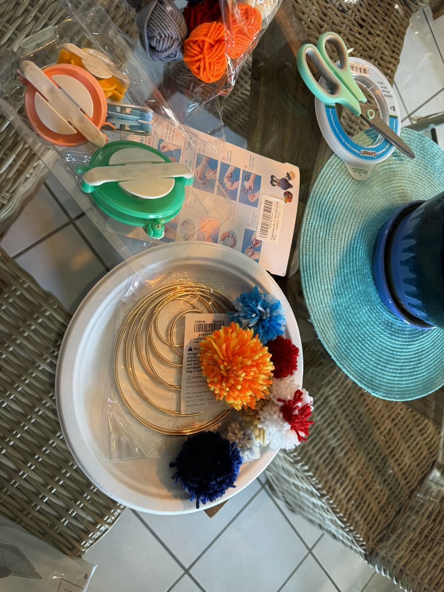Sure Barcelona and DSAD-ADAD great, but did any of you get to wake up on Sunday morning and hand make pompoms for a solar system mobile. Welcome home @Momademia 🫠🫠🫠🫠