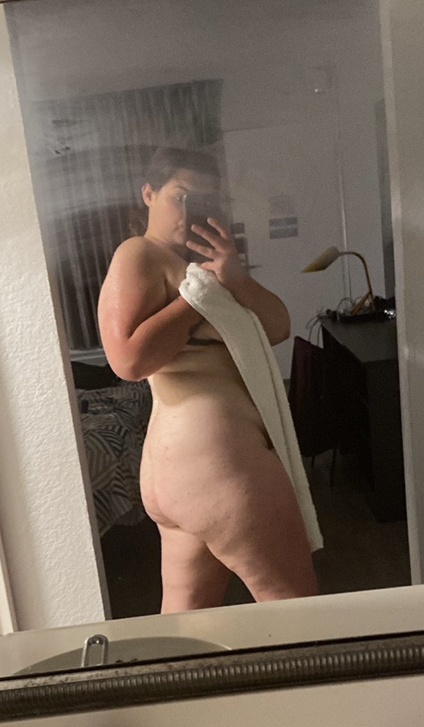 GoddessBay1021's tweet photo. Piggy’s where are you show some live to reveal what’s underneath the towel if you think your worthy enough 🥰

$baylierose023~Cash app
3522961575~Apple Pay
@baylierose102121~PayPal
$baylierose023~Chime https://t.co/aWcU3Pcr7h