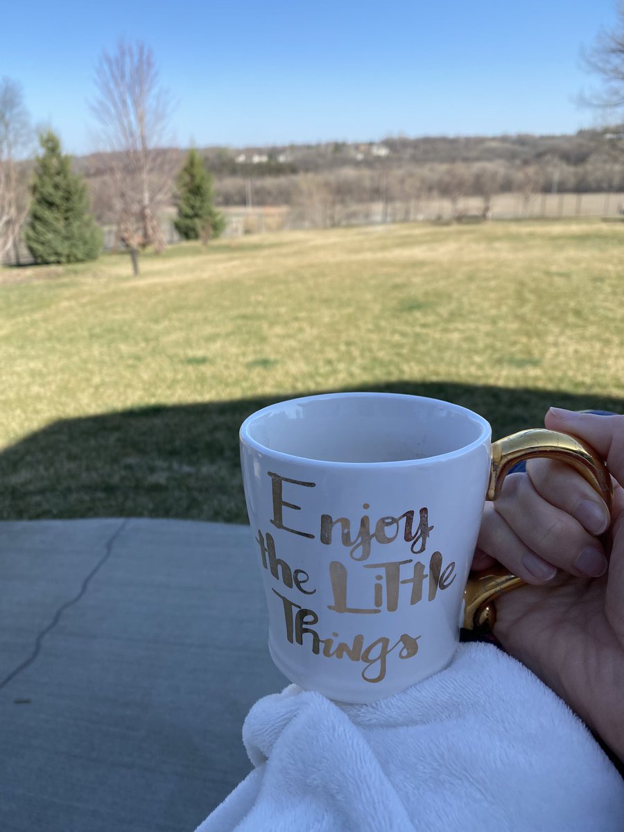 AlinaAllenMD's tweet photo. @Surgeon_General Coffee, meditation and taking in the serenity of a sunny morning with fresh air and a choir of birds. Then a hike with the kids
#wellness #chasingbeauty https://t.co/PEm52KsM3A